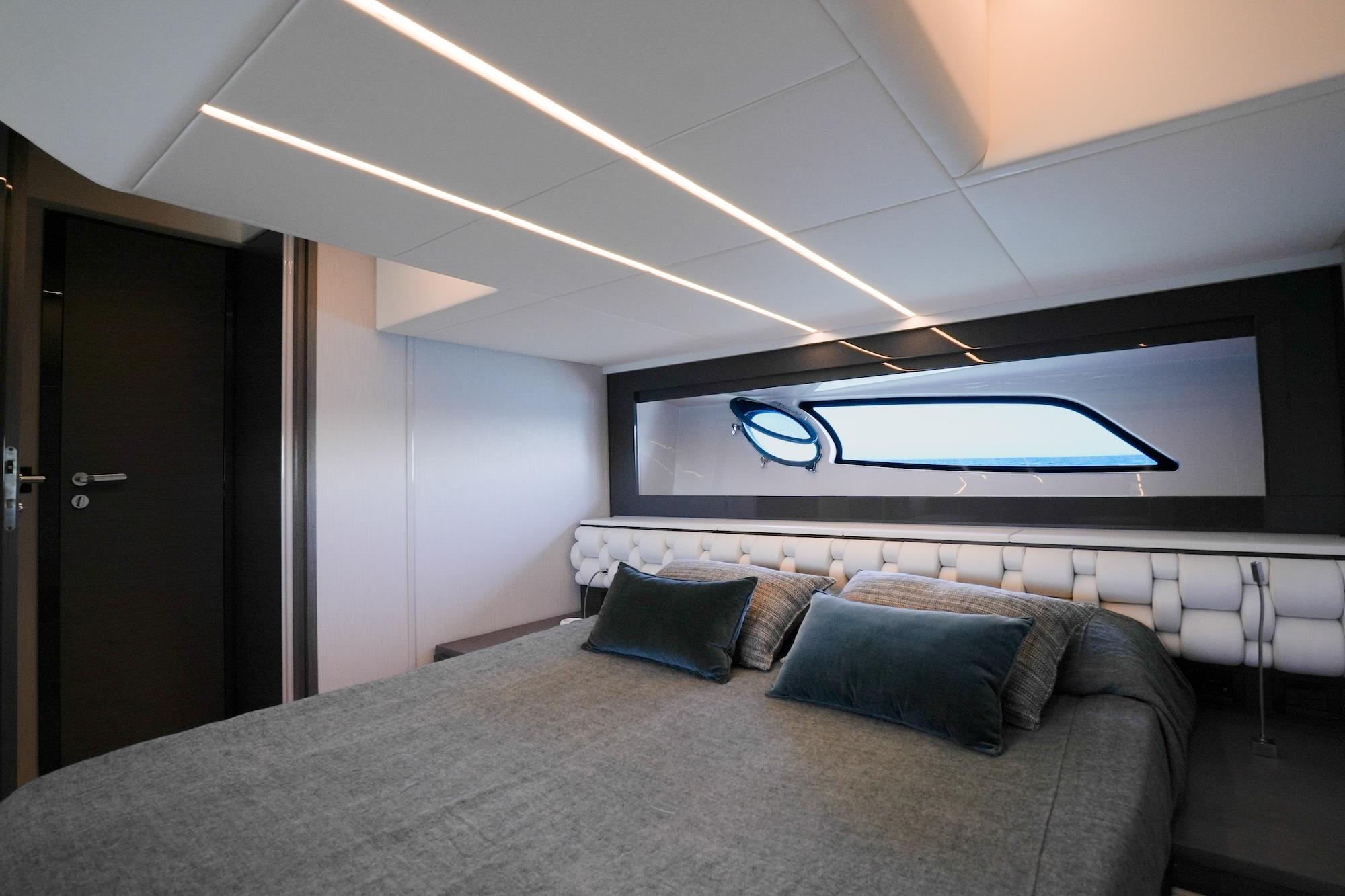 2024 PERSHING 5X 